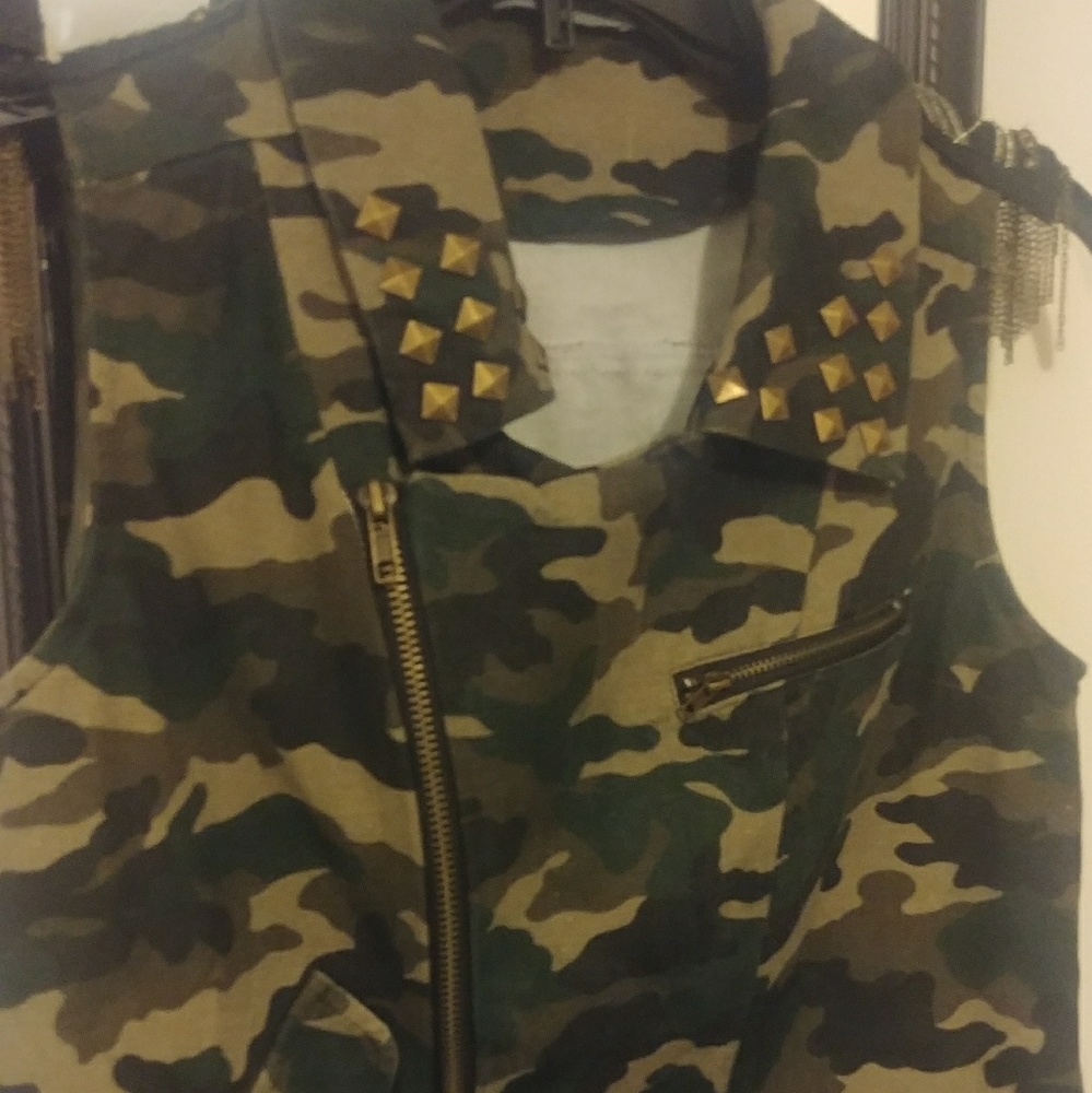 Awesome camo vest